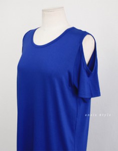 Shoulder hole tee