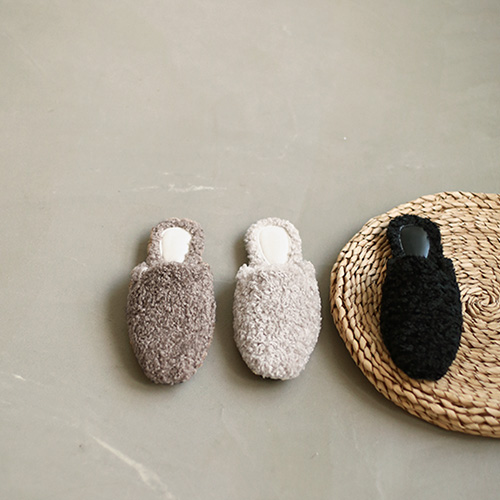 Fake wool mules