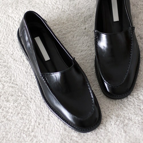 Plain Loafer