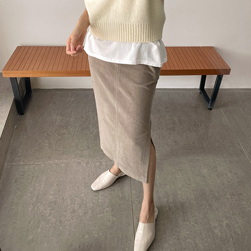 Slim Corduroy Skirt