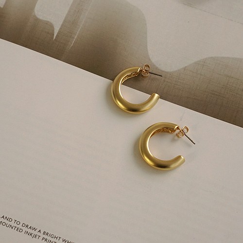 Matte Gold Earring