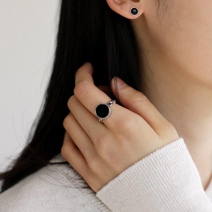 onyx ring