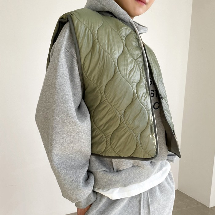 Crop quilted padding vest