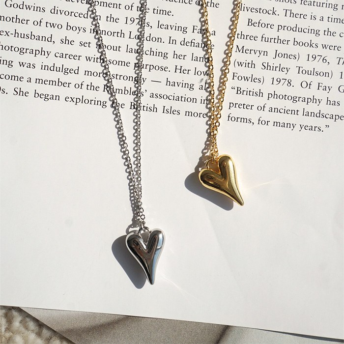 Long heart necklace