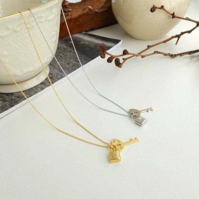 Key long necklace