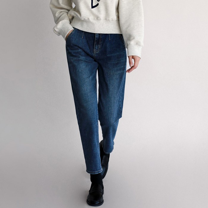 Dart semi-baggy denim pants