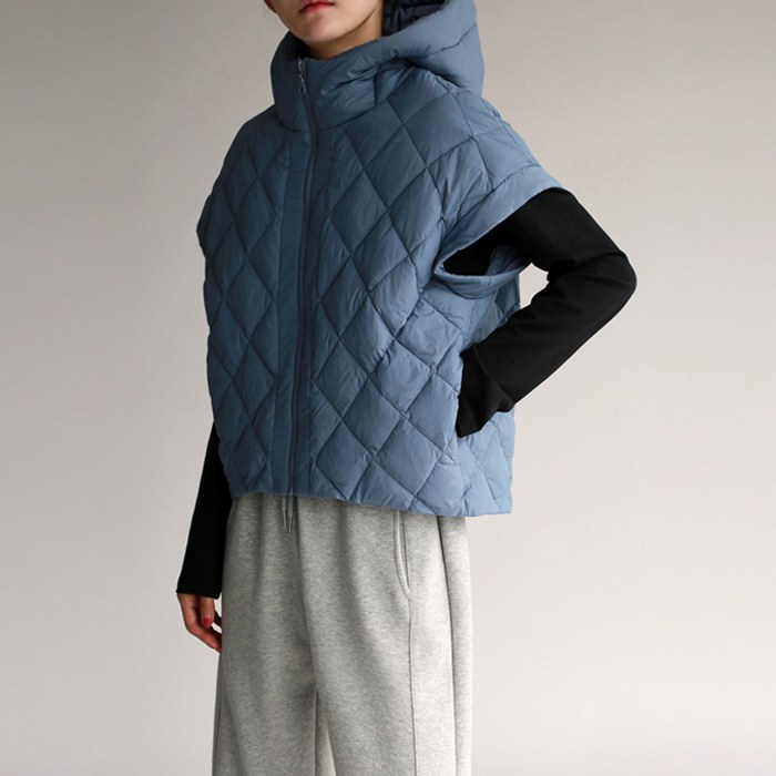 Hooded quilting vest