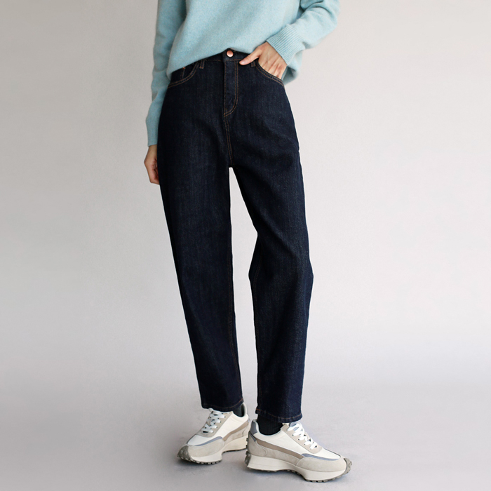Tapered raw fleece denim