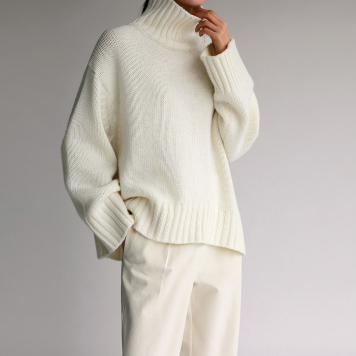Ellie turtleneck