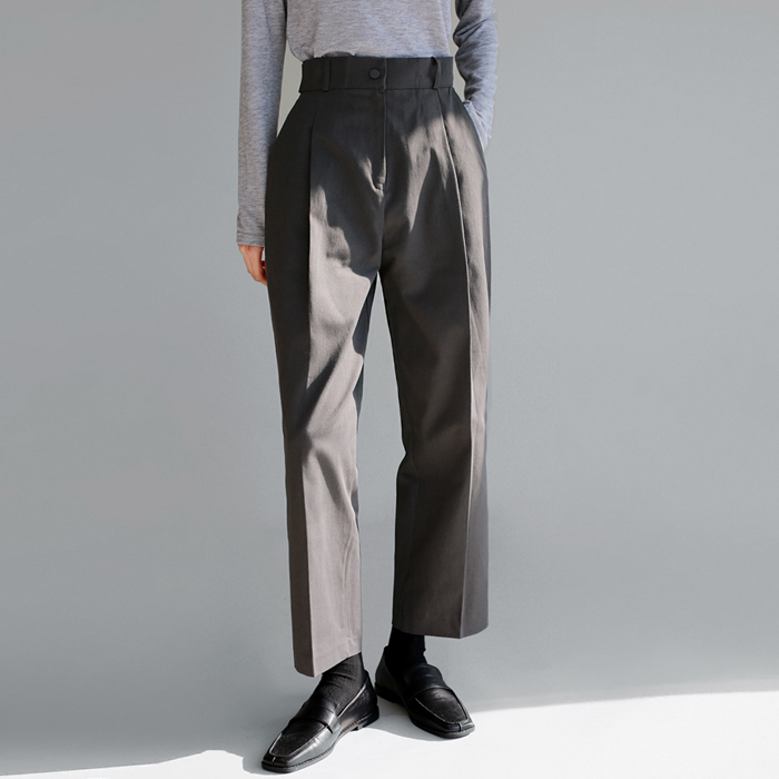 One pin tuck slacks