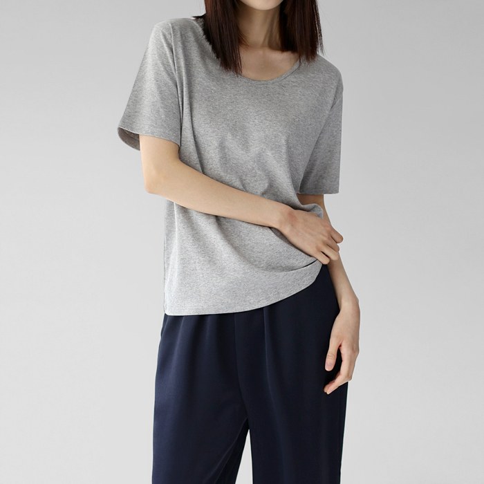 Hey U Neck Tee