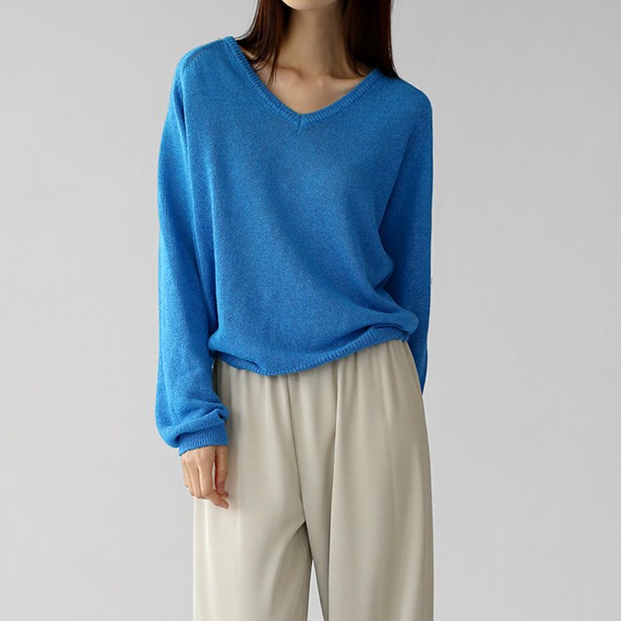 Hanji V-neck knit top
