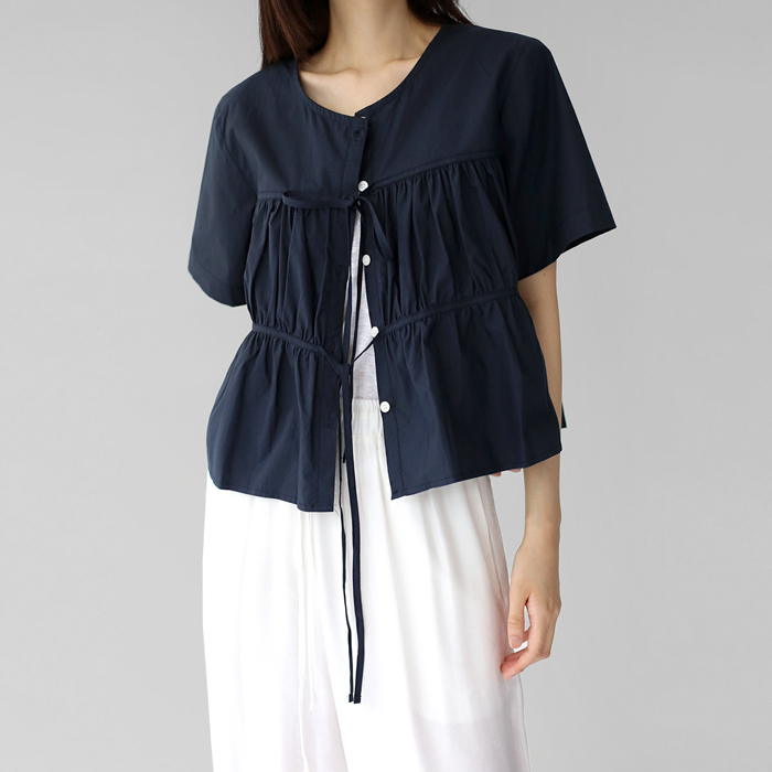 Ribbon shirring blouse