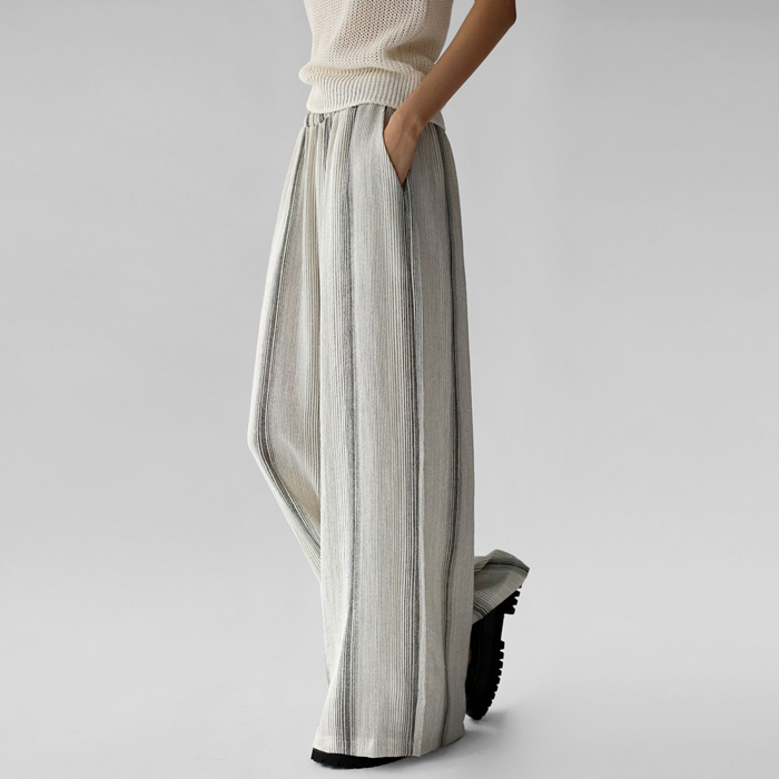 Vertical stripe wide pants