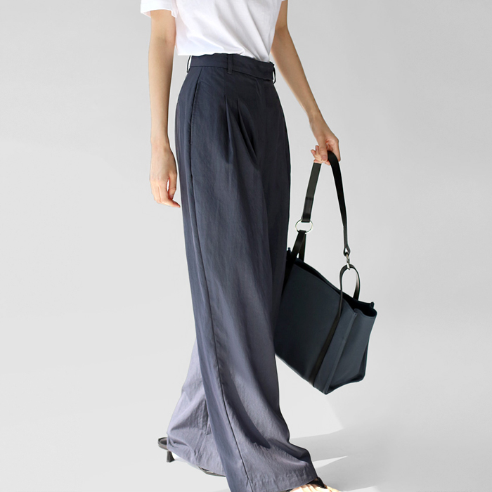 Stay pin tuck slacks