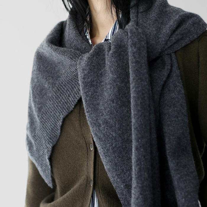 Unbalanced wool muffler