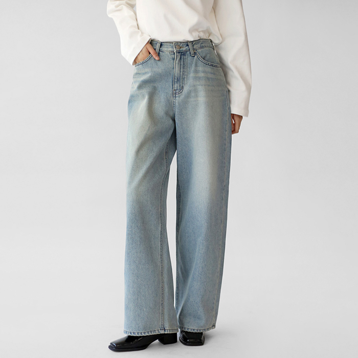 Light-washed fleece denim pants