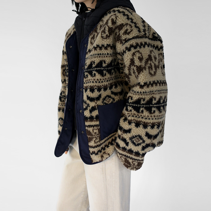 【九折优惠 - 新品上市】双面民族风 Dumble 套头衫