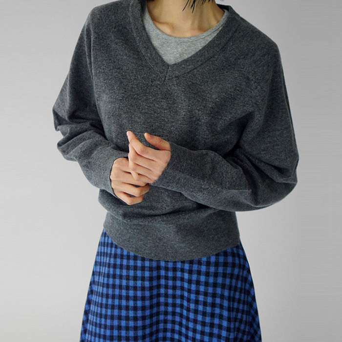 【新品7折优惠 - 截止至28日上午11点】Ray V领针织上衣