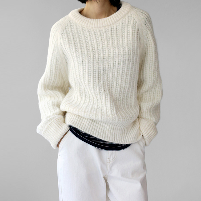 【新品7折优惠 - 截止至28日上午11点】克隆针织上衣