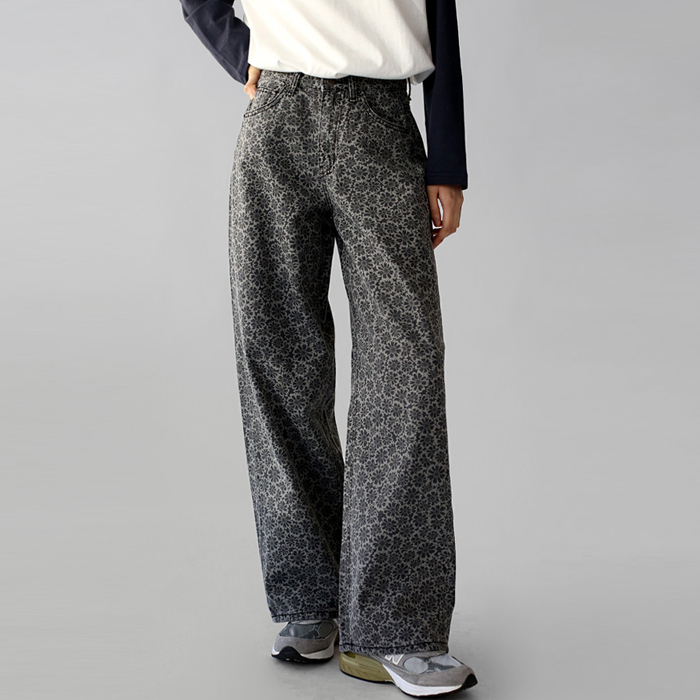 Flower-washed denim pants