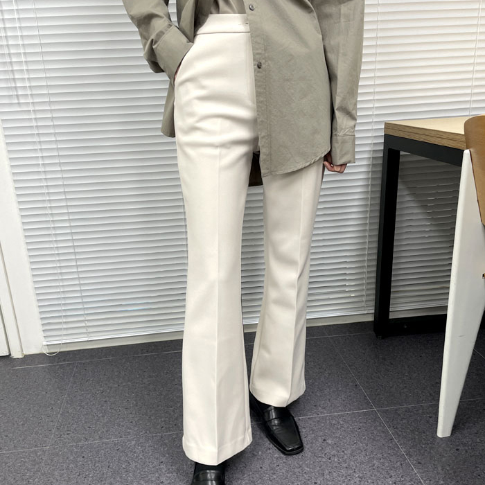 【新品7折 - 截止至18日上午11点】修身鞋款裤