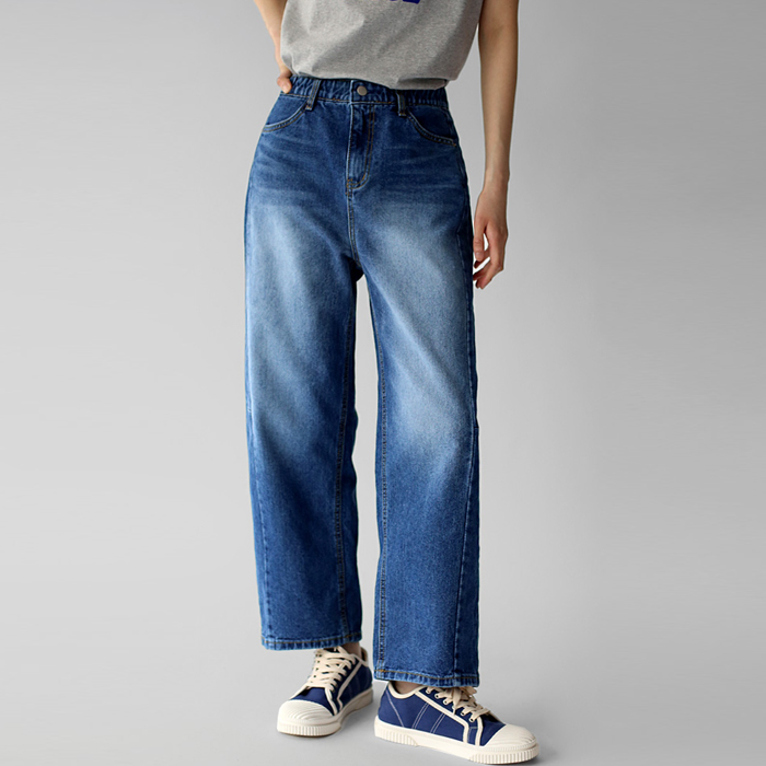 【新品上市 7% 折扣 - 截止至 30 日上午 11 点】侧开衩牛仔裤