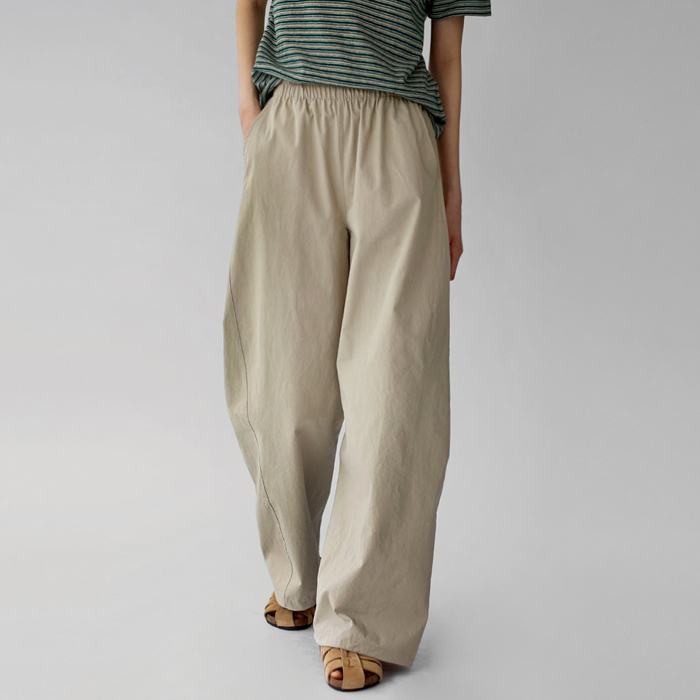 【新品7%折扣 - 截止至27日上午11点】中心桶形裤