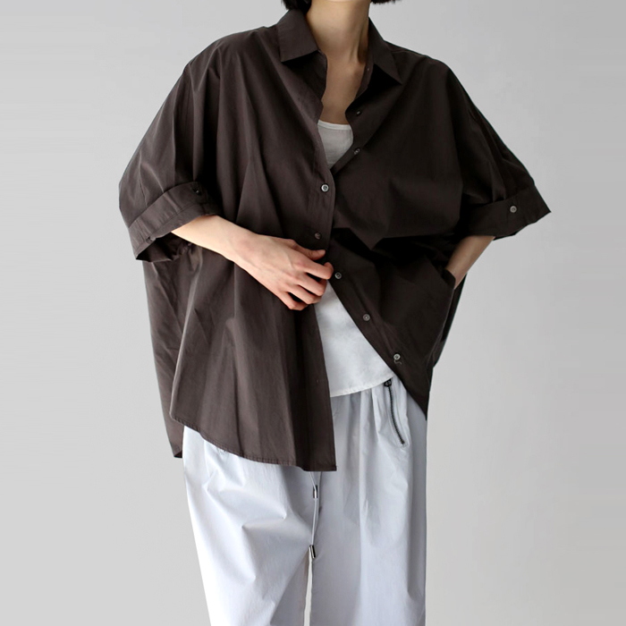 【新品7%折扣 - 截止至29日上午11点】弧形纽扣衬衫