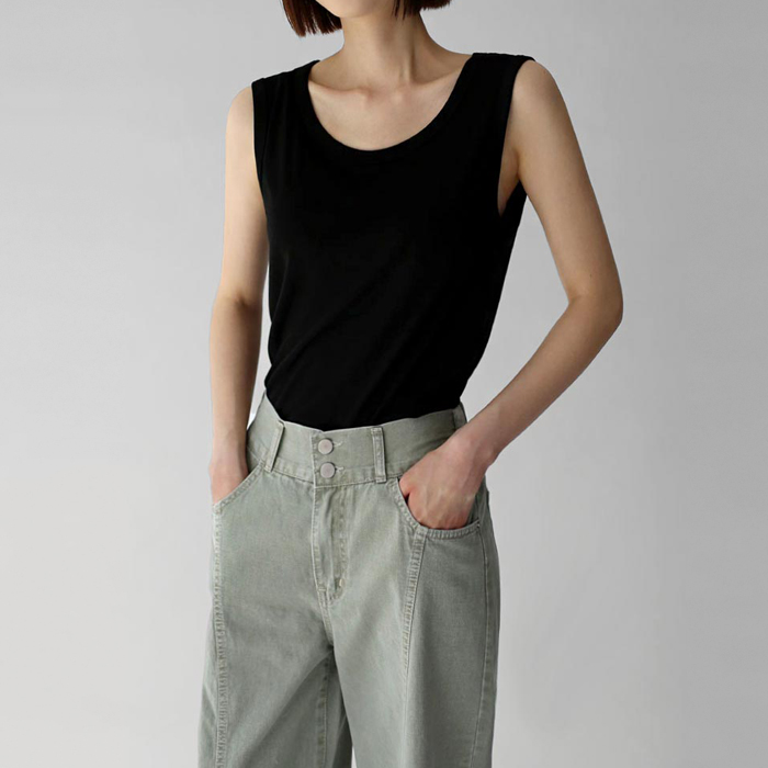 Must-have sleeveless top