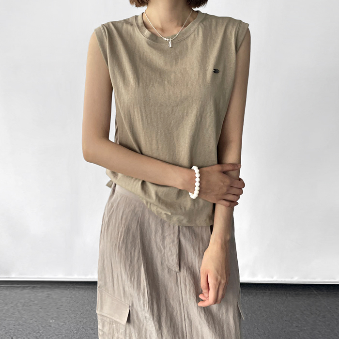 【新品7%折扣 - 截止至1号上午11点】搭配无袖上衣