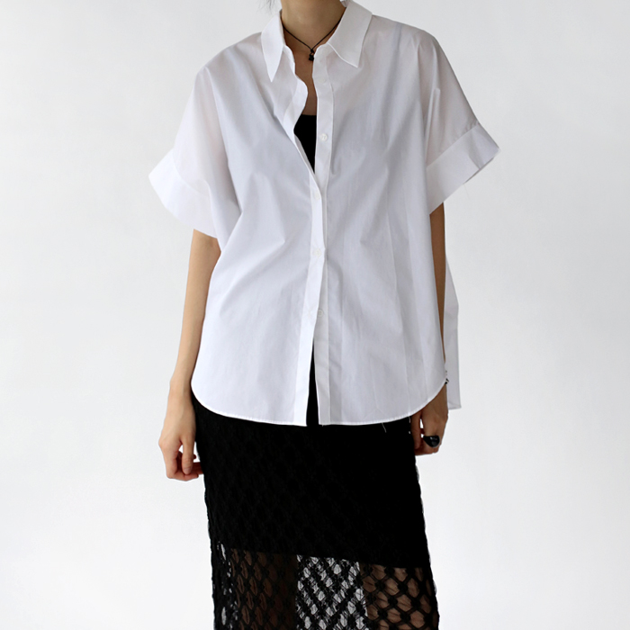 Back yoke shirred shirt